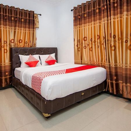 Oyo 1520 Hotel Kartini Tarutung Ngoại thất bức ảnh
