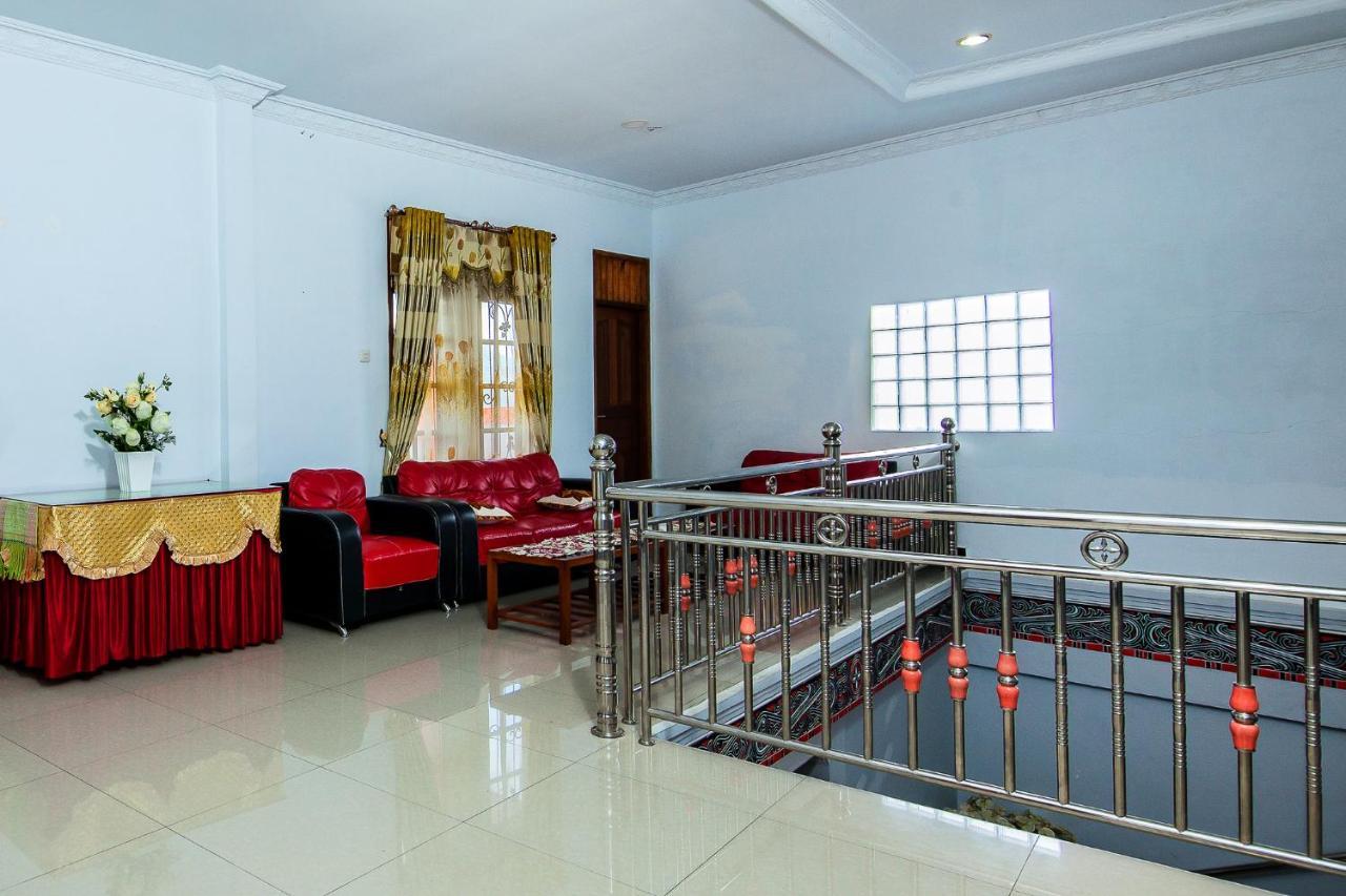 Oyo 1520 Hotel Kartini Tarutung Ngoại thất bức ảnh