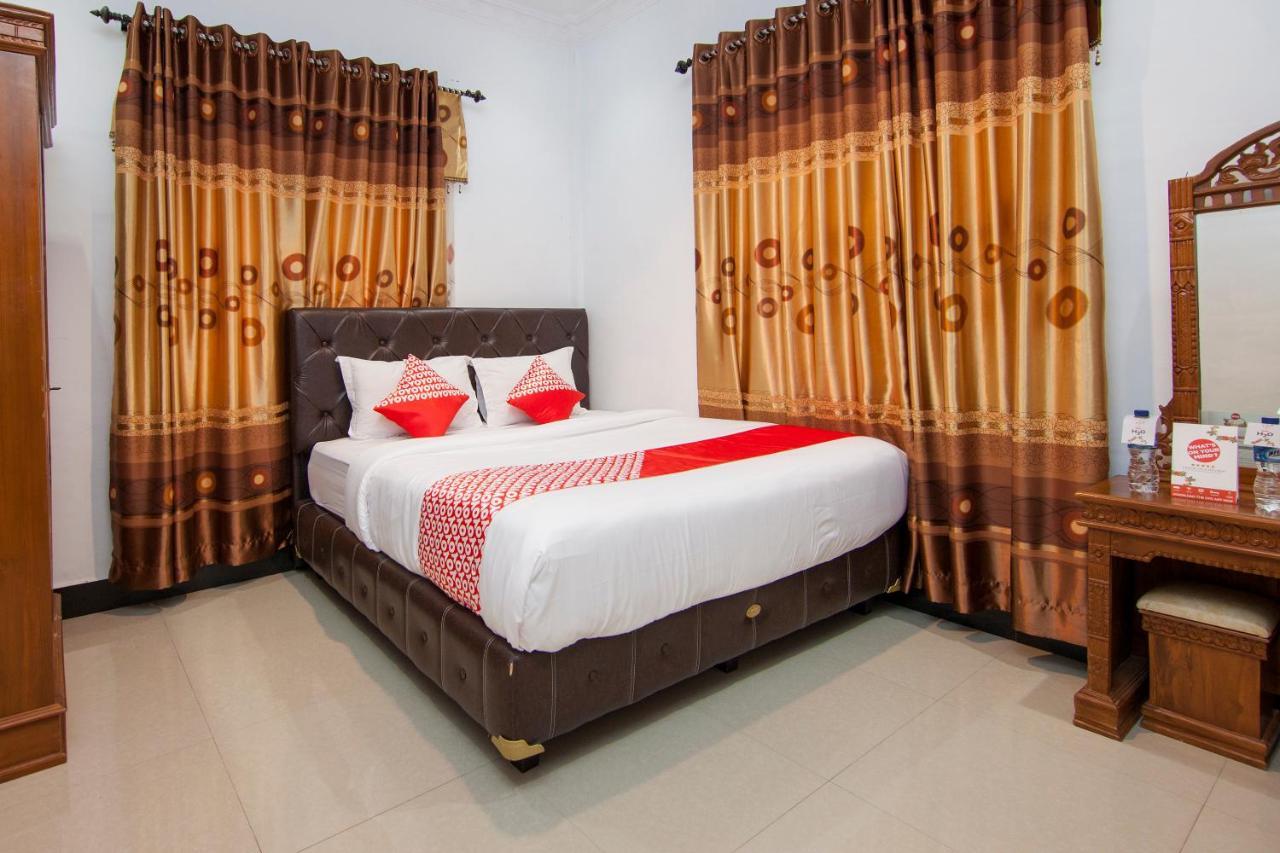 Oyo 1520 Hotel Kartini Tarutung Ngoại thất bức ảnh