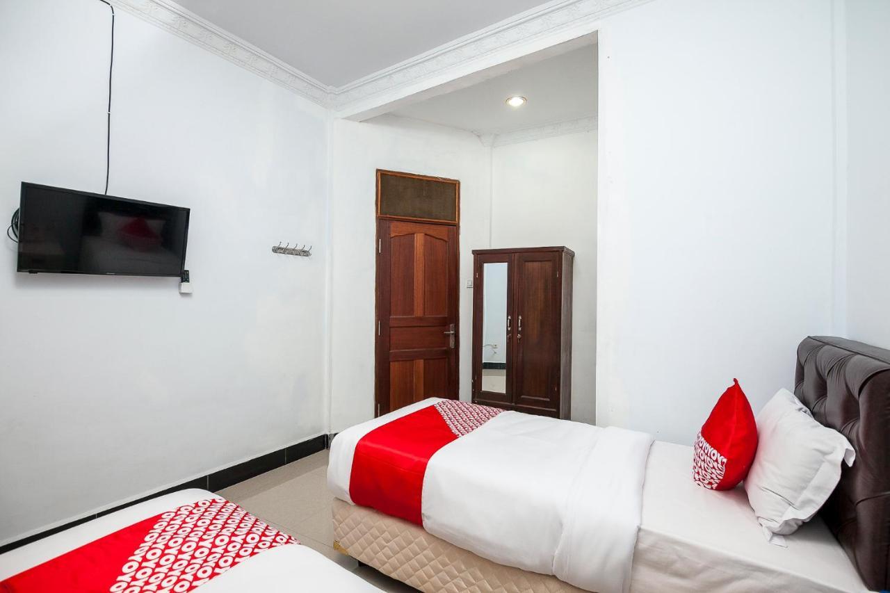 Oyo 1520 Hotel Kartini Tarutung Ngoại thất bức ảnh