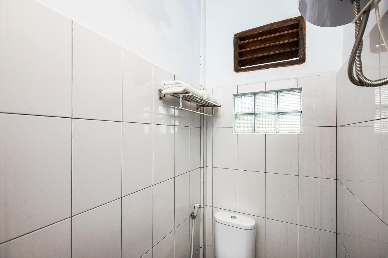 Oyo 1520 Hotel Kartini Tarutung Ngoại thất bức ảnh