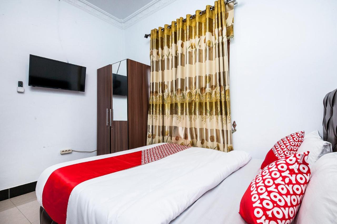 Oyo 1520 Hotel Kartini Tarutung Ngoại thất bức ảnh